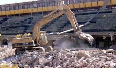 Εξι χρόνια από την κατεδάφιση του “Νίκος Γκούμας” (vids)