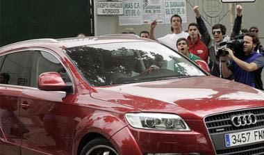 “Επίθεση”, με αυγά, των οπαδών της Μπέτις στους παίκτες