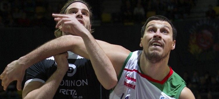 Αντίπαλοι Ολυμπιακού: Ο Μπόγρης καλύτερος του Μπουρούση, η Εφές συνεχίζει δυνατά