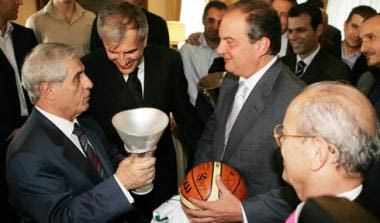 Συγχαρητήρια από Παπούλια και Καραμανλή