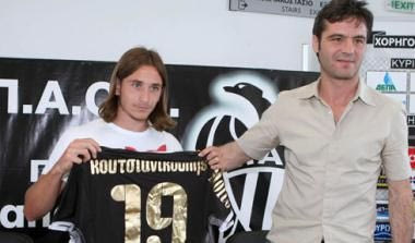 Υπέγραψε και παρουσιάστηκε ο Κουτσιανικούλης (vids)