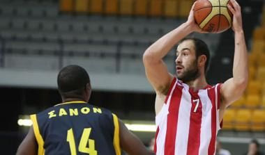 Ολυμπιακός-ΑΕΚ 82-50