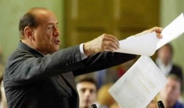 Τη Δευτέρα απαντά ο Μπερλουσκόνι, διαψεύδει για εμπλοκή η Τσέλσι