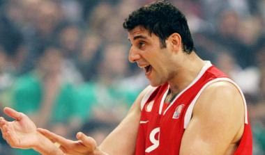 Μπουρούσης: “Αν θέλει να σε βοηθήσει η διαιτησία, σε βοηθάει”