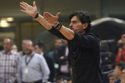 Δικό μου είναι το μαγαζί, του βάζω φωτιά και το καίω