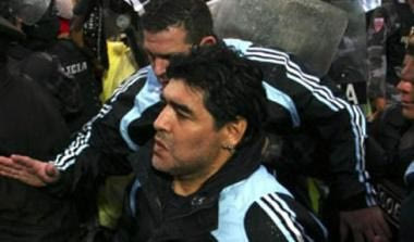 Ρίβερ Πλέιτ κατά Μαραντόνα