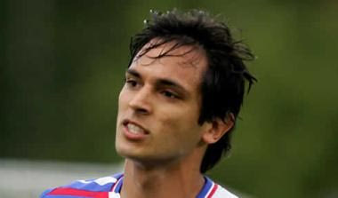 Υπέγραψε και ανακοινώθηκε ο Σάντα Κρουζ