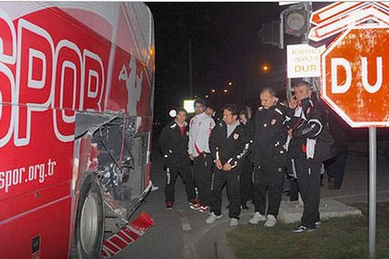 Γκέκας εναντίον… τρένου