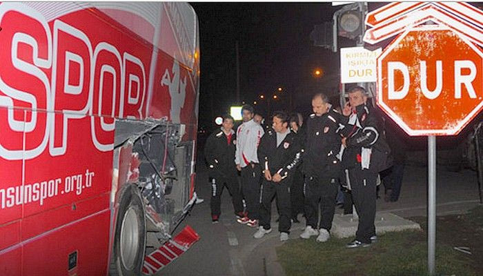 Γκέκας εναντίον… τρένου