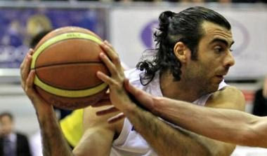 Ανανέωσε ο Ασημακόπουλος