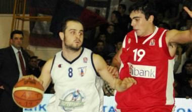 Μένει, εκτός απροόπτου, ο Κατσαρές