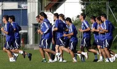 Τους “έτρεξε” ο Τεν Κάτε (vids)