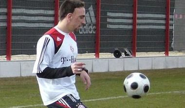 Πρόταση για επέκταση συμβολαίου στον Ριμπερί, “όχι” για Λούσιο