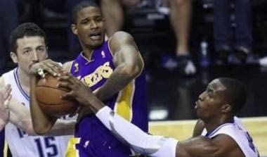 Ο Ariza αντικαταστάτης του Artest στους Rockets (vid)