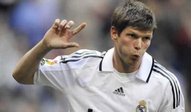 “Ροσονέρο” και επίσημα ο Χούντελααρ