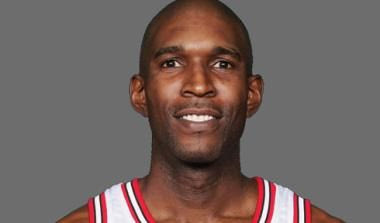 Boήθεια στους ψηλούς με Joe Smith εξασφάλισαν οι Hawks
