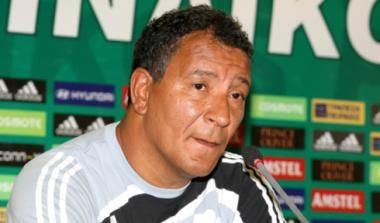 Τεν Κάτε: “Πρέπει να έχουμε πειθαρχία” (videos)