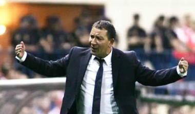 Τεν Κάτε: “Θέλουμε τελικό στο Europa League”