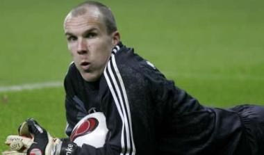 Με μόλυνση στο στομάχι 2 εβδομάδες εκτός ο Ένκε