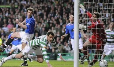 Η Χαλ απέκτησε ελεύθερο τον Φένεγκορ οφ Χέσελινκ