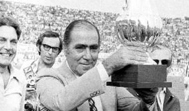 Η ΑΕΚ τίμησε τη μνήμη του Μπάρλου