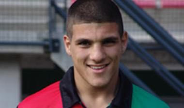 Τάκλιν σε εικονολήπτη σε γήπεδο της Ολλανδίας (vid)