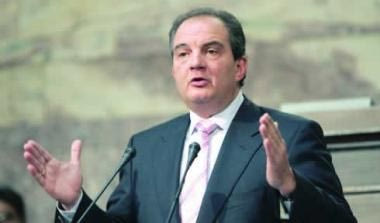 Ο Κώστας Καραμανλής στηρίζει Μπάγεβιτς και Ιβανσιτς (vid)