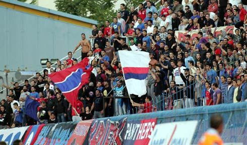 Πάνθηρες: “Στη Νέα Σμύρνη αντιστεκόμαστε στους γερμανοτσολιάδες”