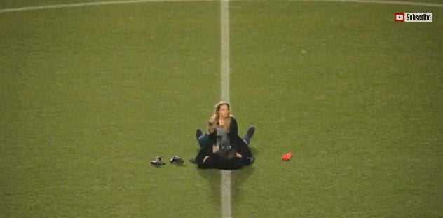 Διαφημιστικό το… σεξ στη σέντρα (VIDEO)