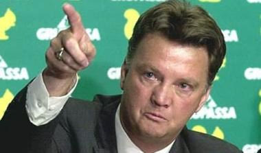 Βολές από…ψηλά στον φαν Γκάαλ