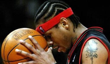 Εγκαταλείπει το ΝΒΑ ο Iverson (vid)
