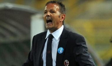 “Φλερτάρει” με Μιχαήλοβιτς η Κατάνια