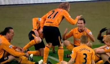 Οι παίκτες της Χαλ πήραν εκδίκηση από τον Φιλ Μπράουν (vid)