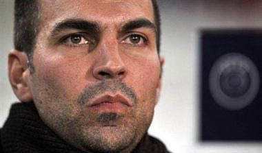 Αντέχει ο Μπάμπελ, αφαιρέθηκε το περιβραχιόνιο από τον Χιτζλσπέργκερ