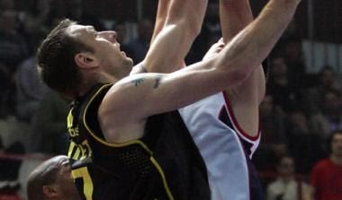 Ο Μπετς ζητά 100.000 ευρώ