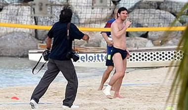 Στην παραλία κάνει αποθεραπεία ο Μέσι