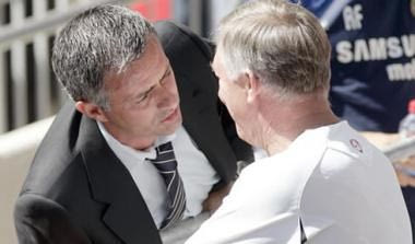 Ο Μουρίνιο απέρριψε πρόταση της Σίτι γιατί περιμένει τη Γιουνάιτεντ