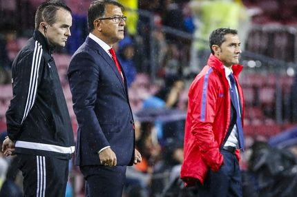 Αντίπαλοι στο γήπεδο, ενωμένοι έξω από αυτό Λεμονής και Βαλβέρδε!