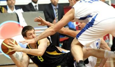 “Χαρτοπόλεμος” μεταξύ Πανελλήνιου και ΑΕΚ