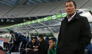 Τεν Κάτε: “Υπάρχει πίεση λόγω της ήττας από τον Ολυμπιακό”