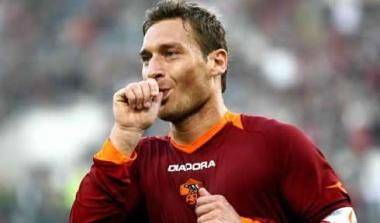 “Κλειδώνει” τον Τότι η Ρόμα (vids)