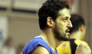 Με Γκιζόγιαννη στα Ιλίσια η ΑΕΚ