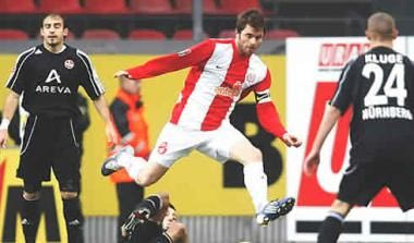 Επιστρέφει στη Σάλκε ο Χούγκλαντ