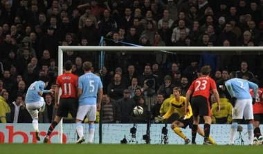 Ο Τέβες “σκότωσε” τη Γιουνάιτεντ (vids)