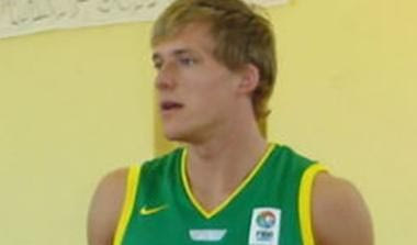 Υπογράφει ο Μαζέικα