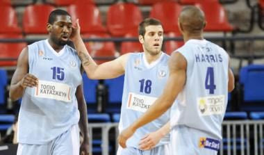 Σφαιρόπουλος: “Ανέβηκαμε επίπεδο μεν, δεν χτυπάμε τετράδα δε”