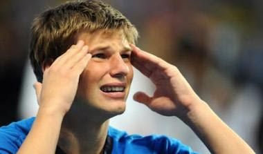 Αρσάβιν: “Χορεύουμε γυμνοί στα αποδυτήρια” (vid)