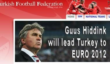 Ο Γκους Χιντινκ στον πάγκο της Τουρκίας