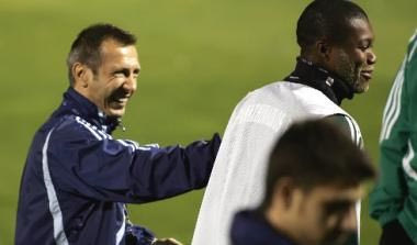 Νιόπλιας στους παίκτες: “Θέλω ανάλογη εμφάνιση και με τον ΠΑΟΚ”