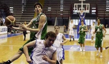 16η αγ.: Αποσπάστηκαν Καζέρτα και Μιλάνο